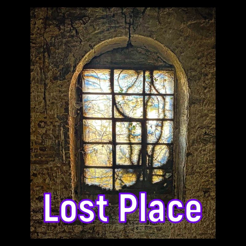 Lost Place - The window to the courtyard
