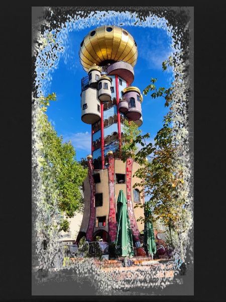 Hundertwasserturm beim Kuchlbauer