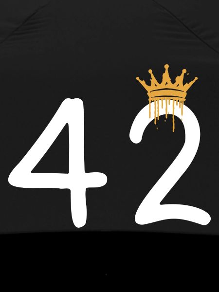 Graffiti number 42 with crown