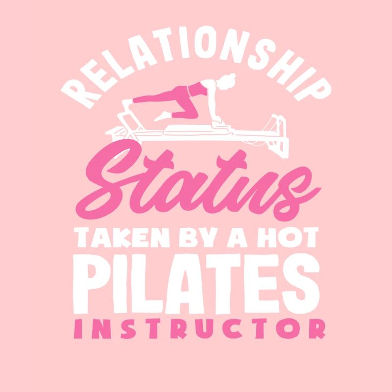 Instructeur chaud de statut relationnel Pilates