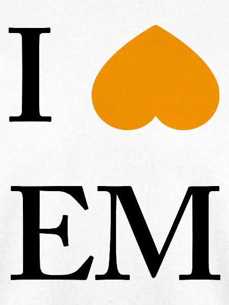 Orangener Herzakzent im Minimal-Style