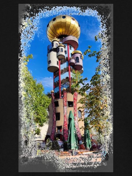 Hundertwasserturm beim Kuchlbauer