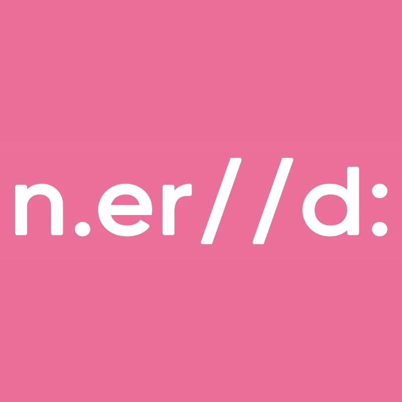 nerd codeur jeu en ligne gamer informaticien