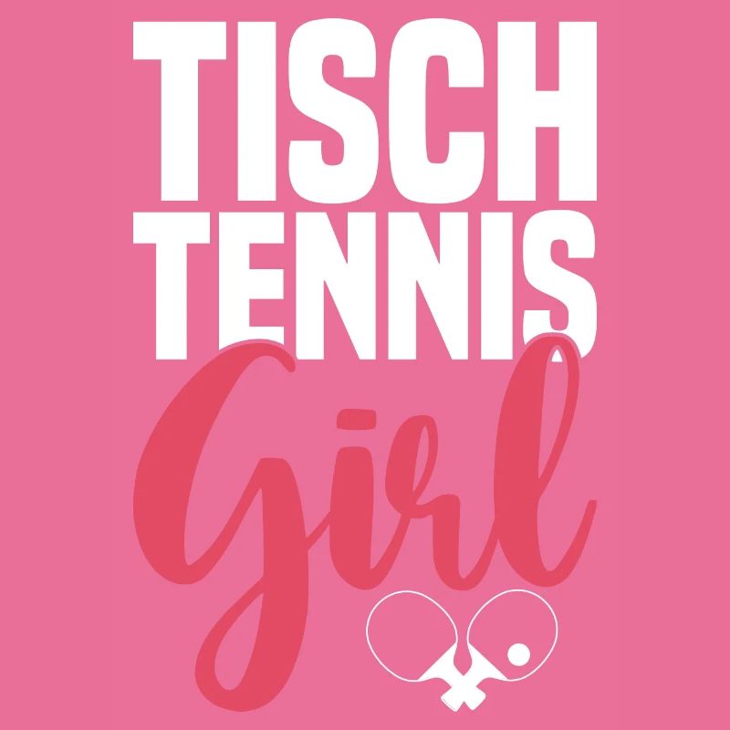 Fille de tennis de table disant avec une batte de tennis de table