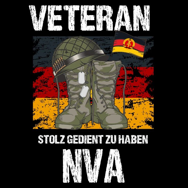 Stolzer NVA Veteran der DDR Armee