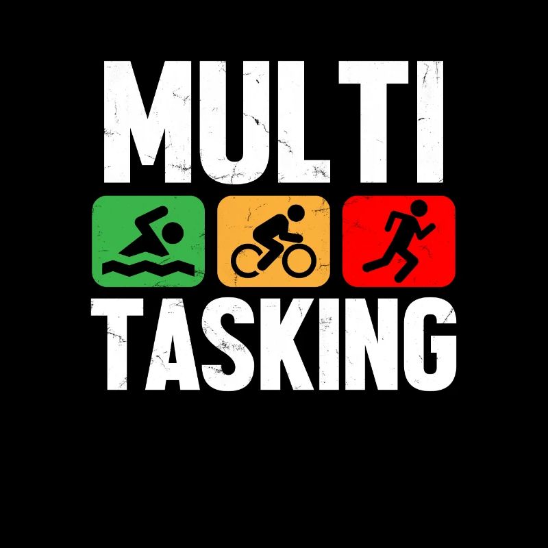 Vélo de natation multitâche triathlète en cours d'exécution