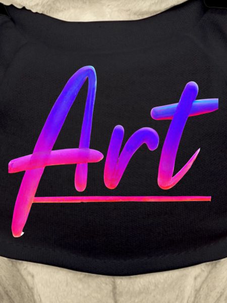 Schriftzug ART in Magenta-Sky