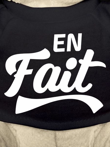 En fait
