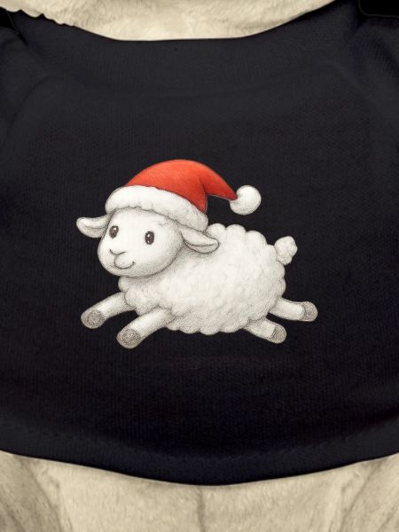 Schaf mit Weihnachtsmütze