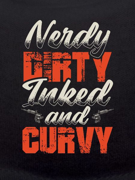 Nerdy Inked Curvy Frau Tattoo Tätowiert