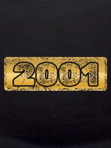 Né en 2001
