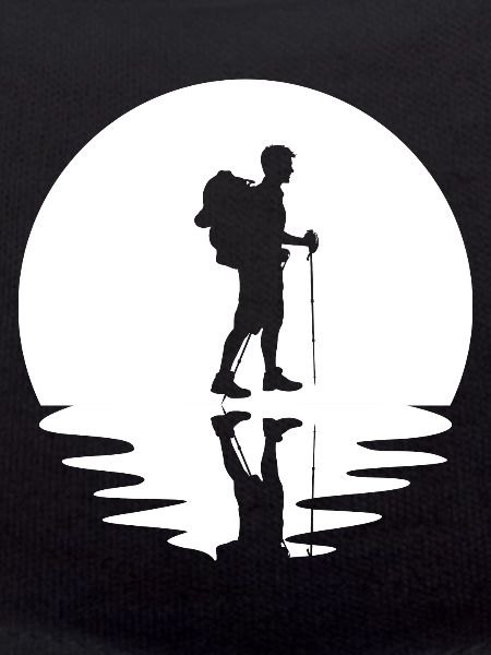 Circle and reflection - Hiking -