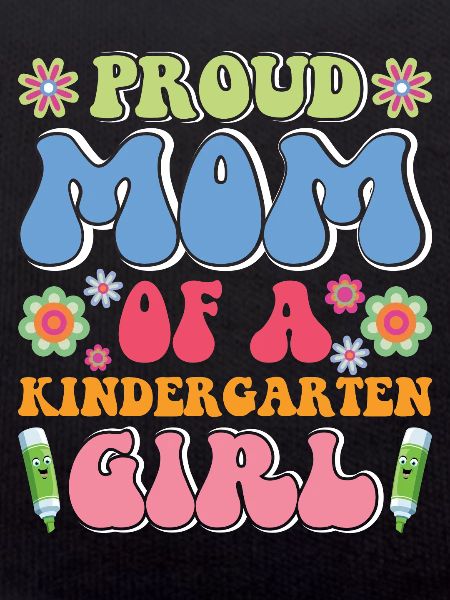 Stolze Mutter eines Kindergartenmädchens! Tochter