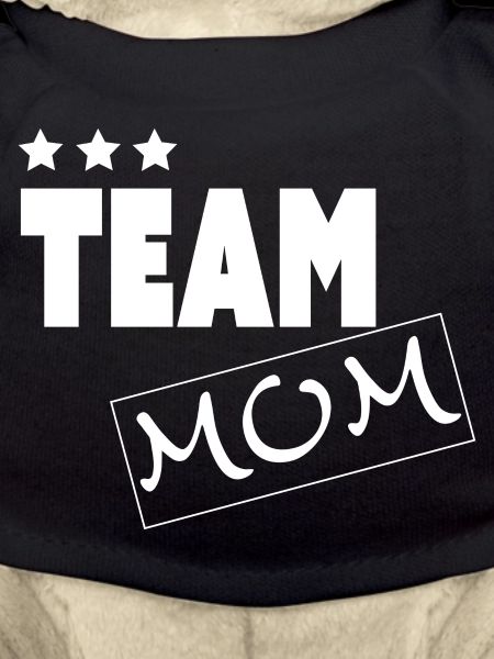 TEAM MOM