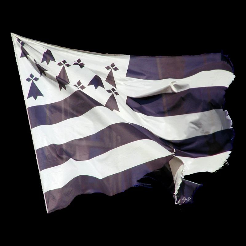 Drapeau flottant de la Bretagne