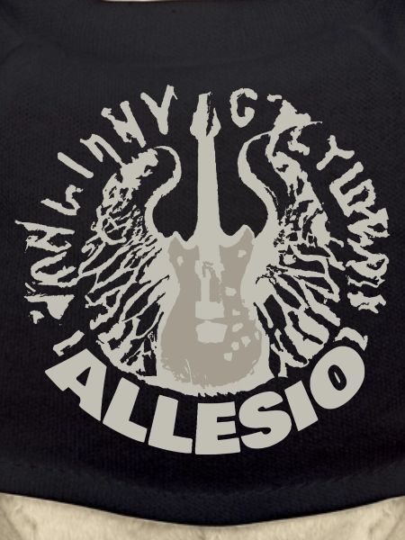 Allesio als Gitarre