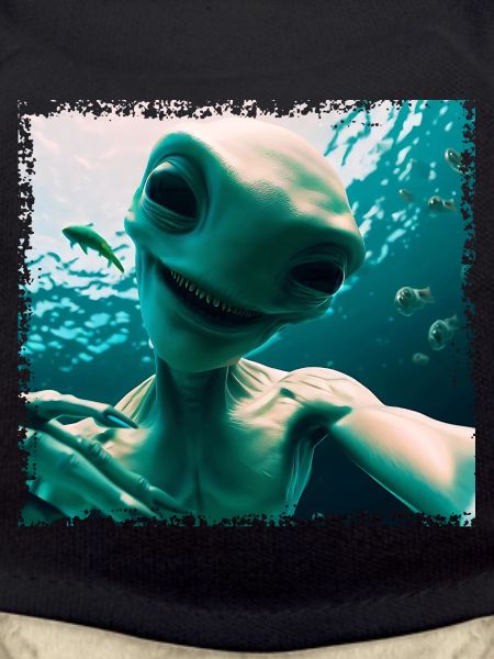 Alien Selfie - Underwater Adventure