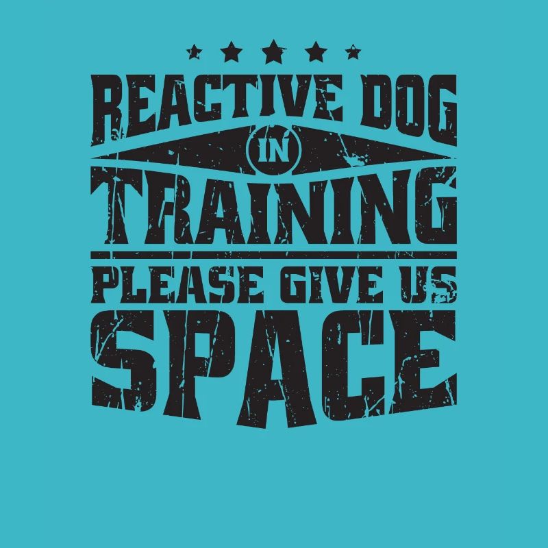 Chien réactif en formation S’il vous plaît donnez-nous de l’espace -