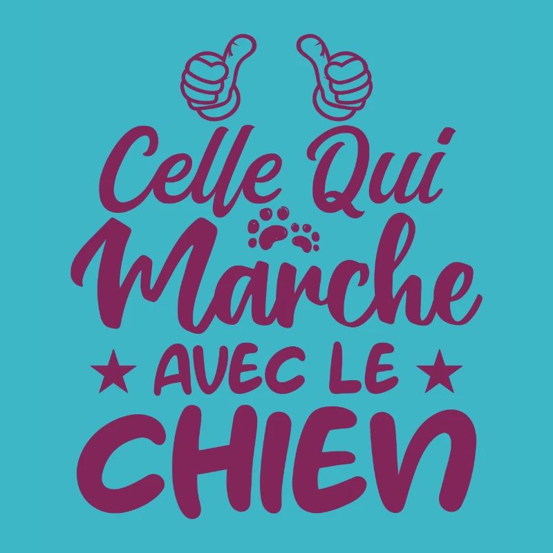 celle qui marche avec le chien