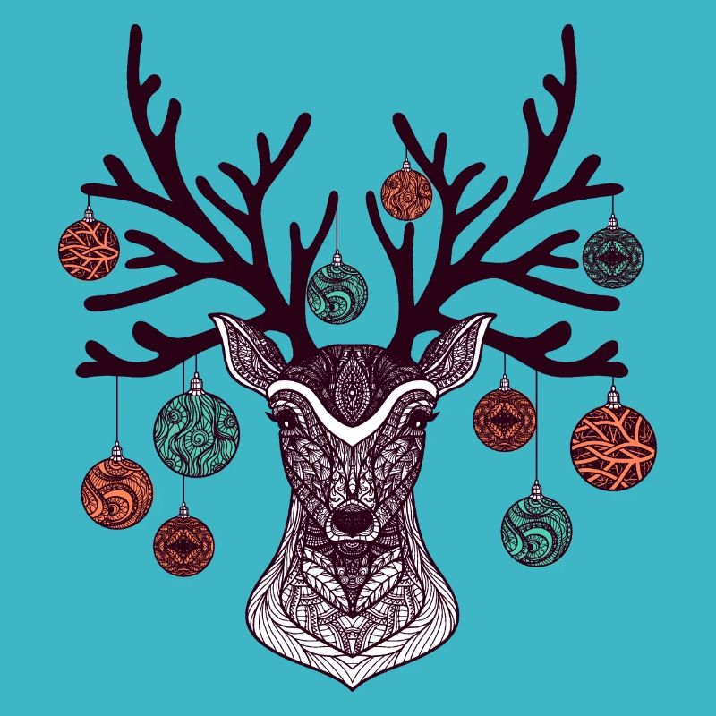 Hirsch mit Christbaumkugeln am Geweih