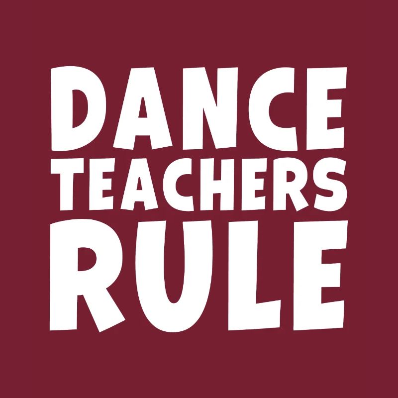 Les professeurs de danse dirigent une classe drôle d’école de danse