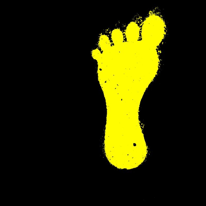 pied gauche jaune