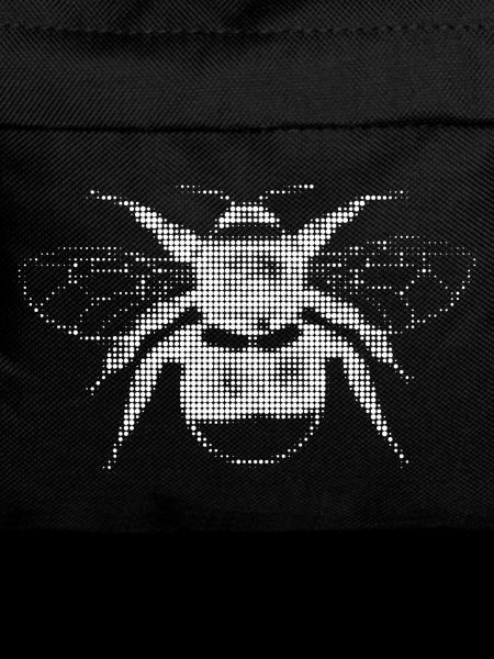 Biene  in Pixeloptik