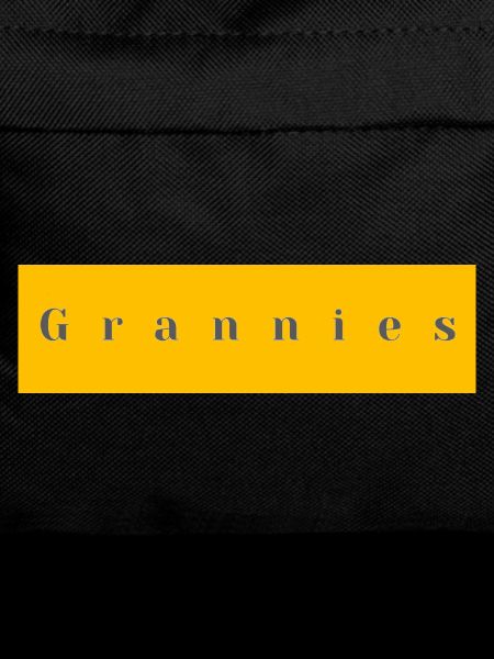 Omas Typografie Gelb Lila