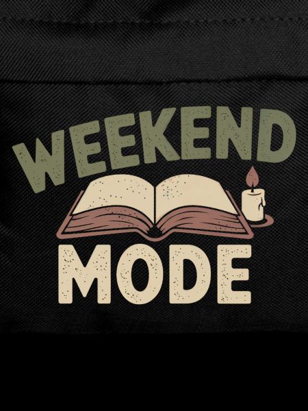 Weekend Mode – Cozy Buch & Kerze