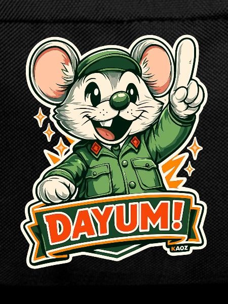 Dayum-Maus in grüner Uniform