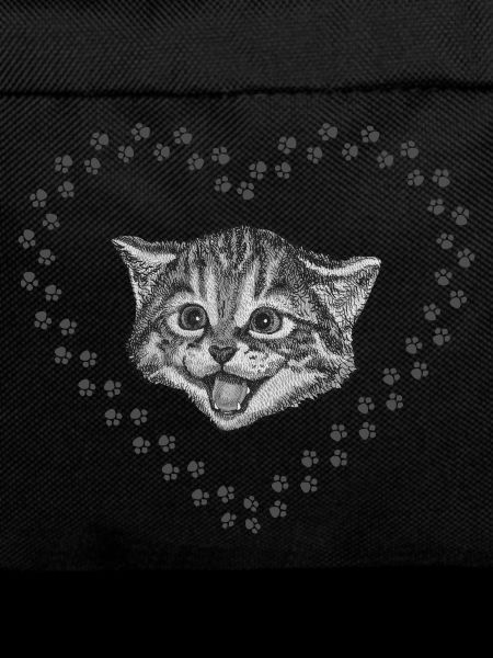 Suesses Katzengesicht mit Herz