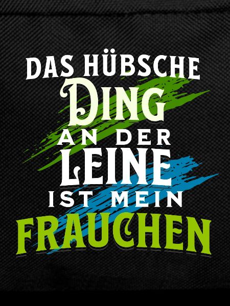 Frauchen geht Gassi mit Hund