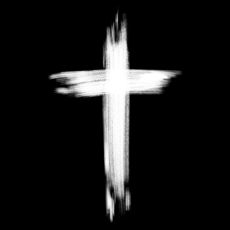 Croix peinte en blanc