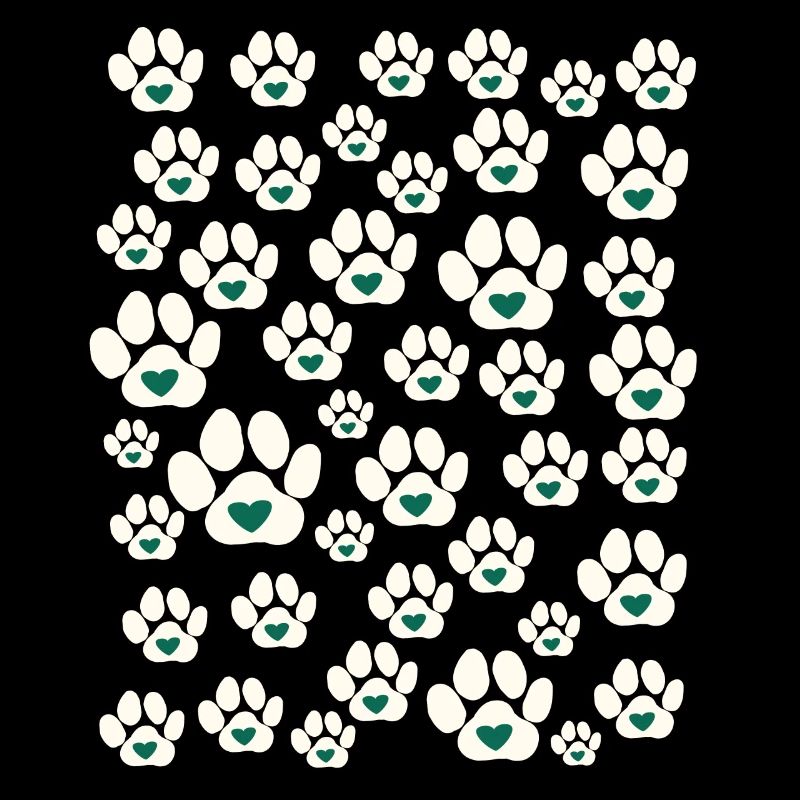 Petits tas de pattes de chiens avec des coeurs