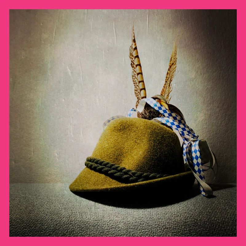Alpine hat with feather band