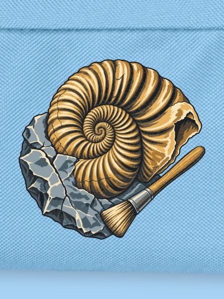 Ammonitfossil und Gebüsch