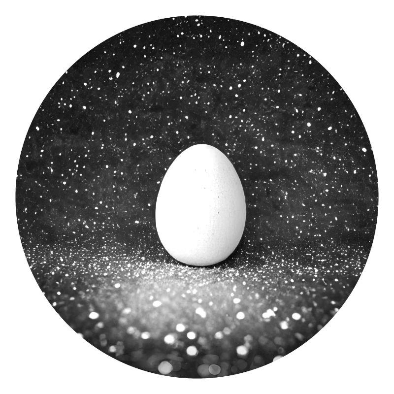 Œuf métaphysique dans l’espace