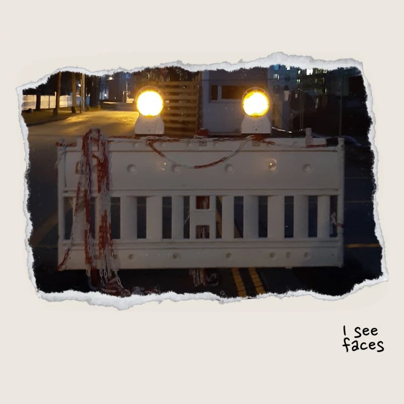 I see faces - Ich sehe Gesichter