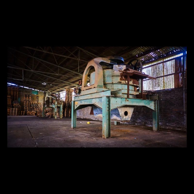Urbex Photography | Abandoned rusty machine