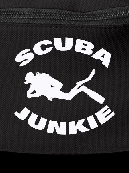 SCUBA JUNKIE