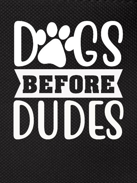 Chiens devant les gars