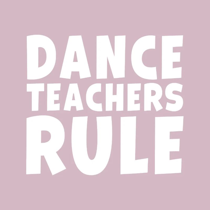Les professeurs de danse dirigent une classe drôle d’école de danse
