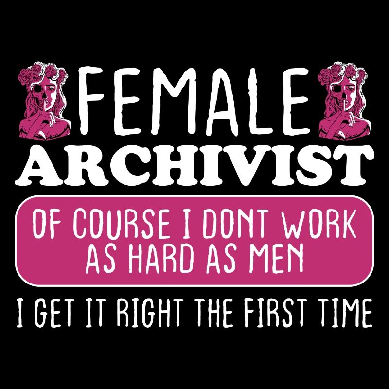 Une archiviste ajuste du premier coup