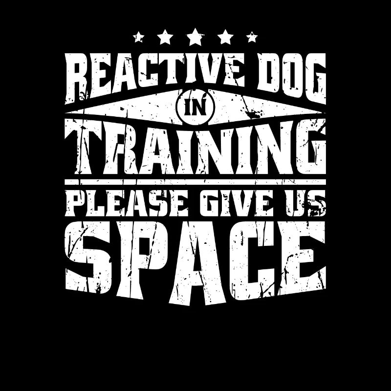 Chien réactif en formation S’il vous plaît donnez-nous de l’espace -