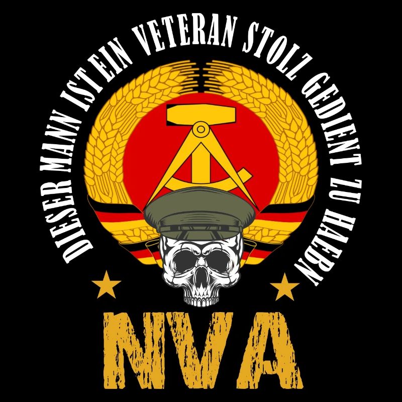 Stolzer NVA Veteran der DDR Armee