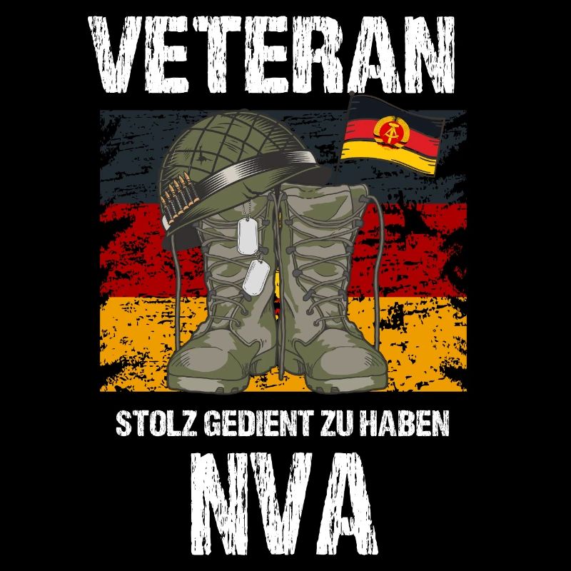 Stolzer NVA Veteran der DDR Armee
