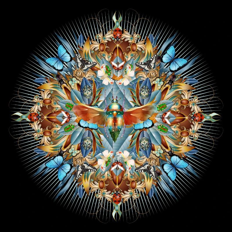 Amulette artistique composée d’insectes en forme florale