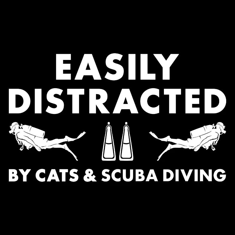 Plongeur distrait par les chats et la plongée sous-marine
