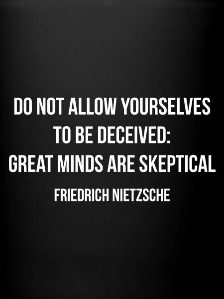 Skeptical Minds Nietzsche-Zitat-Tee