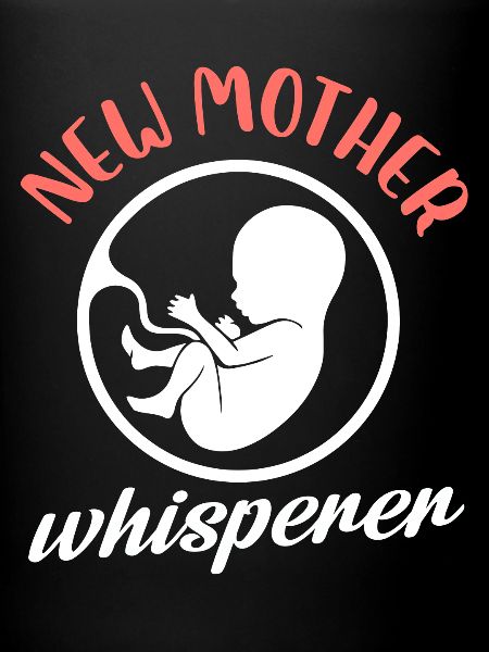 Nouvelle mère chuchotant